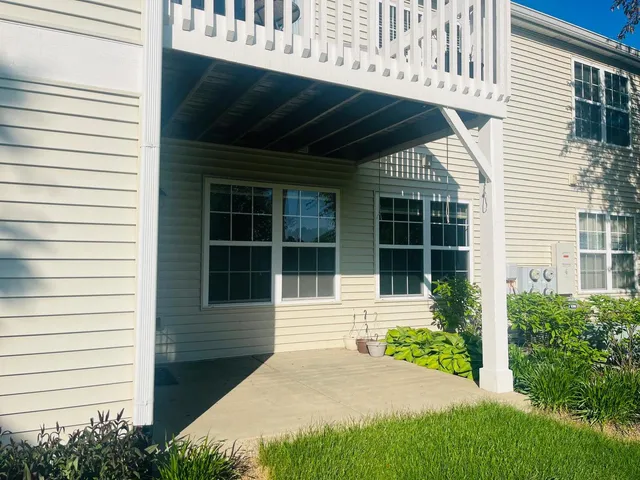 $2,100 | 2947 Rutland Circle, Unit 101, Naperville, IL 60564