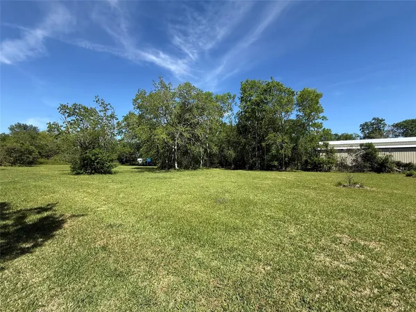 $480,000 | 155 County Road 133, Alvin, TX 77511