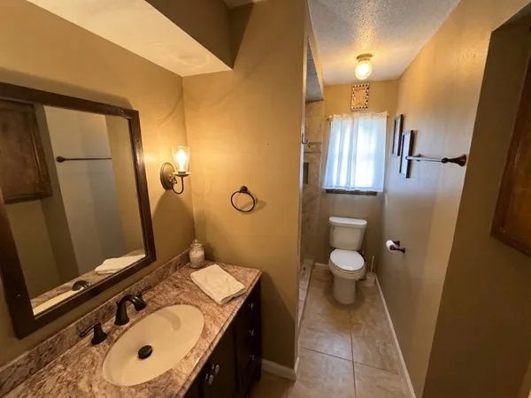 $480,000 | 155 County Road 133, Alvin, TX 77511