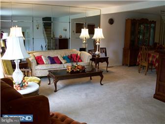 359 Keats Road Huntingdon Valley, PA 19006 - Photo 2 of 10 Gallery Image 2