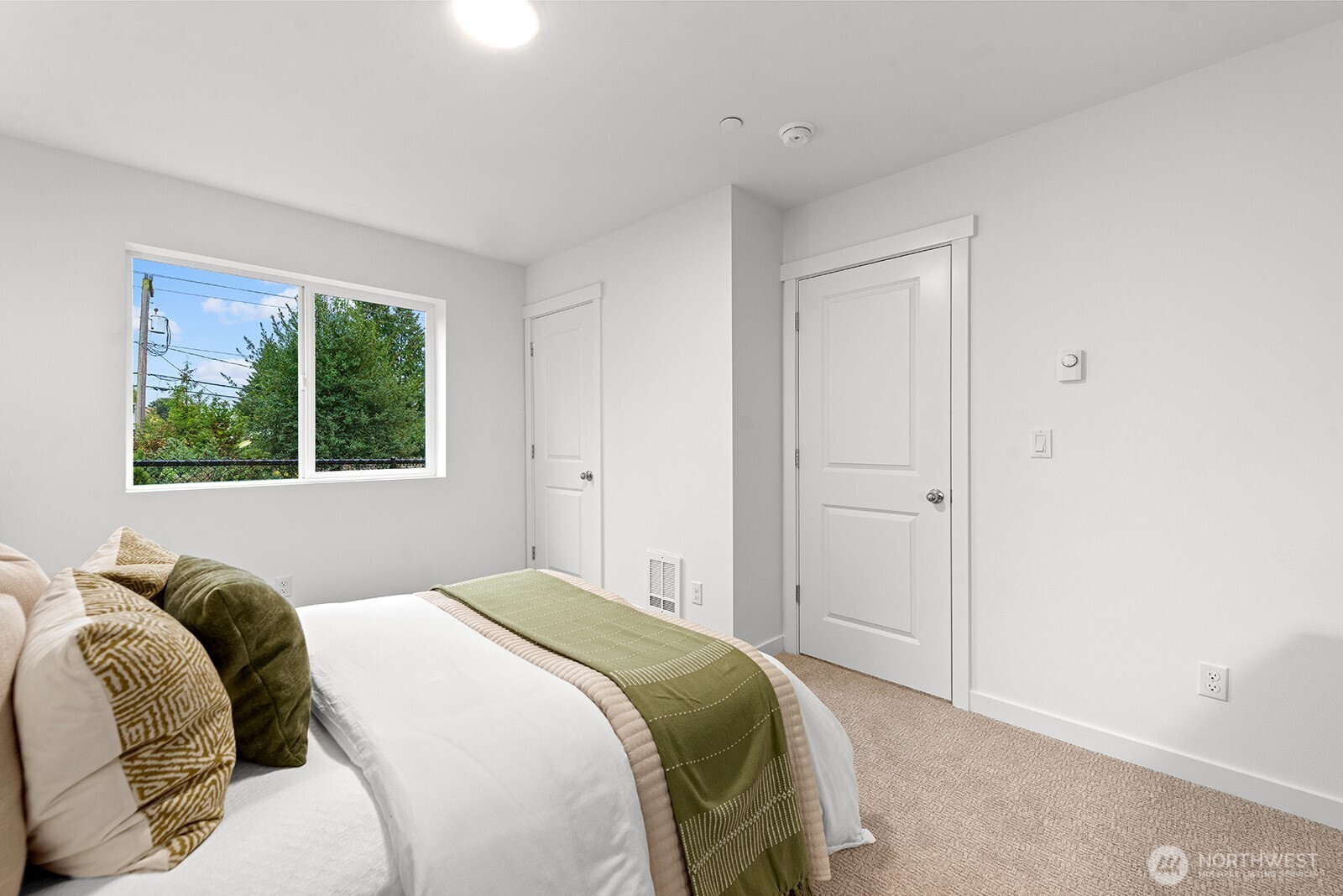 1417 Southwest 111th Lane Seattle, WA 98146 - Photo 11 of 19