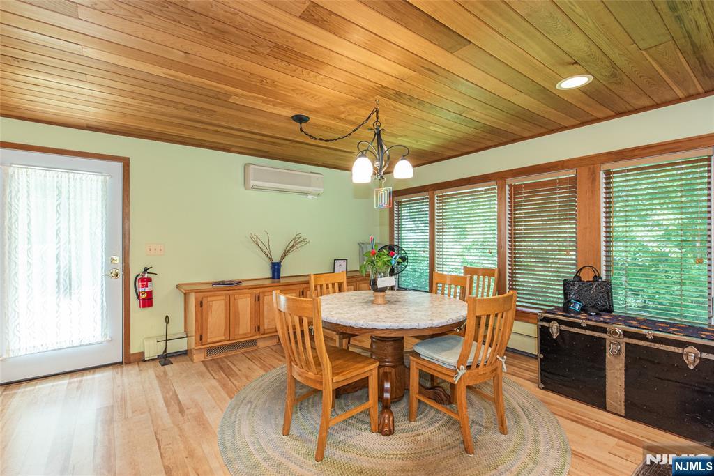 101 Rolling Ridge Road West Milford, NJ 07480 - Photo 10 of 33