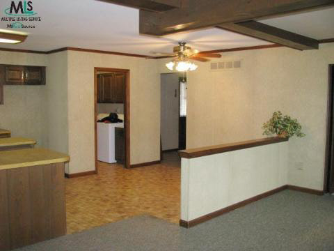 2845 Sandhurst Rochester, MI 48307 - Photo 6 of 12 470160-5.JPG