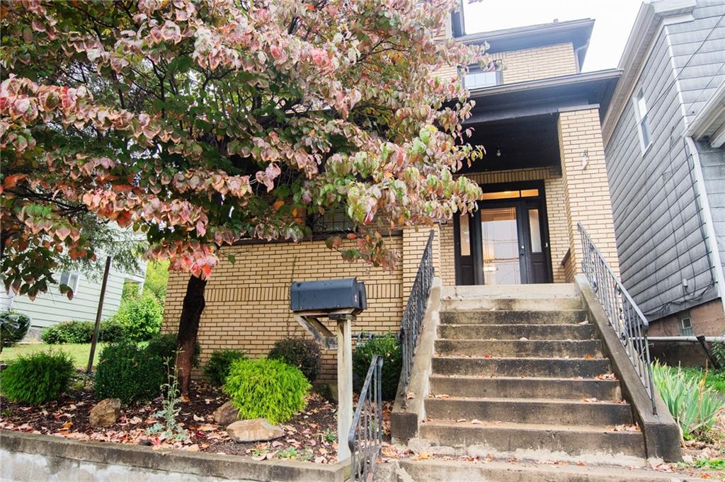 818 Beaver Road Ambridge, PA 15003 - Photo 1 of 36 Gallery Image 1