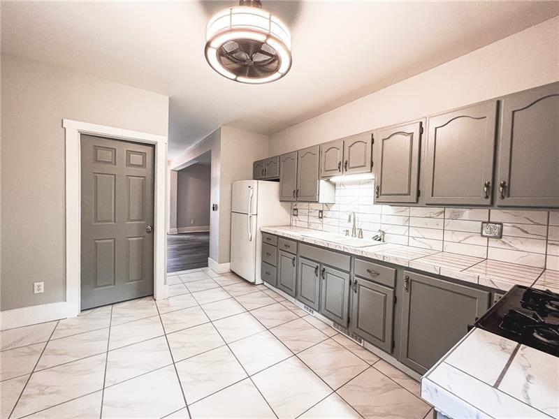 818 Beaver Road Ambridge, PA 15003 - Photo 11 of 36 Unit 1 KITCH