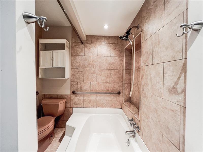 818 Beaver Road Ambridge, PA 15003 - Photo 17 of 36 Unit 1 En-suite