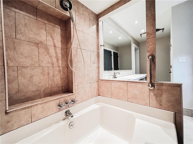 818 Beaver Road Ambridge, PA 15003 - Photo 18 of 36 Unit 1 En-suite