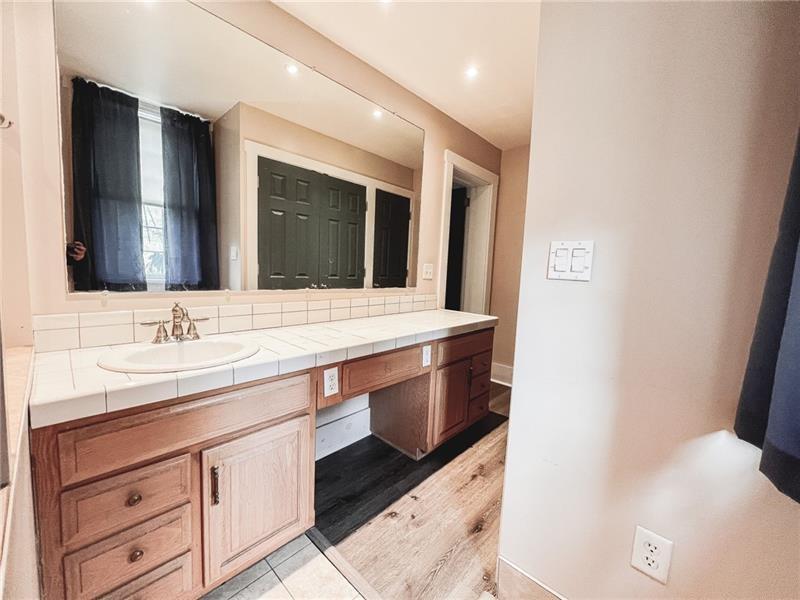 818 Beaver Road Ambridge, PA 15003 - Photo 19 of 36 Unit 1 En-suite