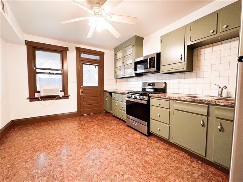 818 Beaver Road Ambridge, PA 15003 - Photo 21 of 36 Unit 2 KITCH