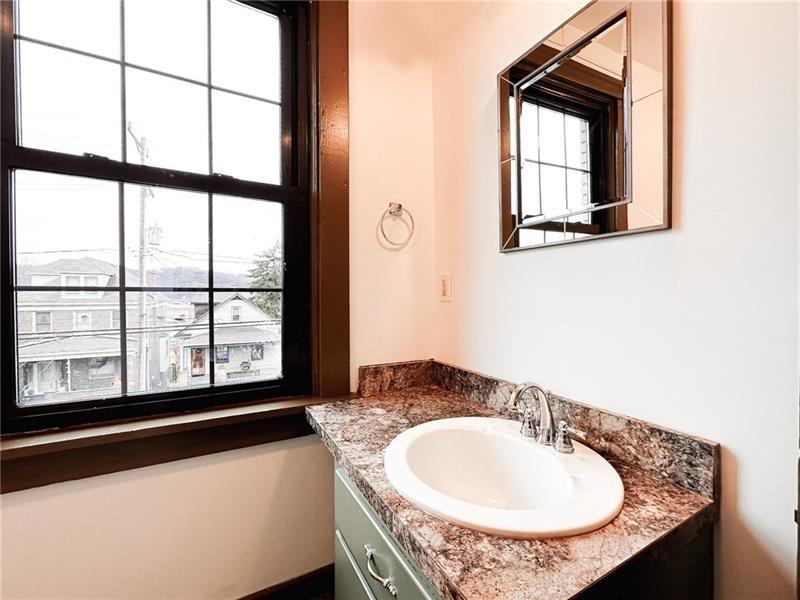818 Beaver Road Ambridge, PA 15003 - Photo 23 of 36 Unit 2 BATH