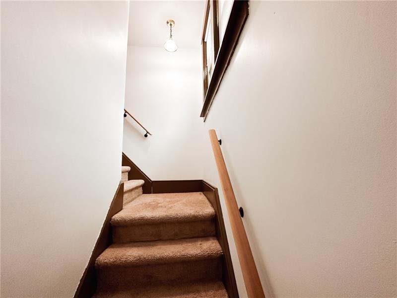818 Beaver Road Ambridge, PA 15003 - Photo 30 of 36 Unit 2 Stairs