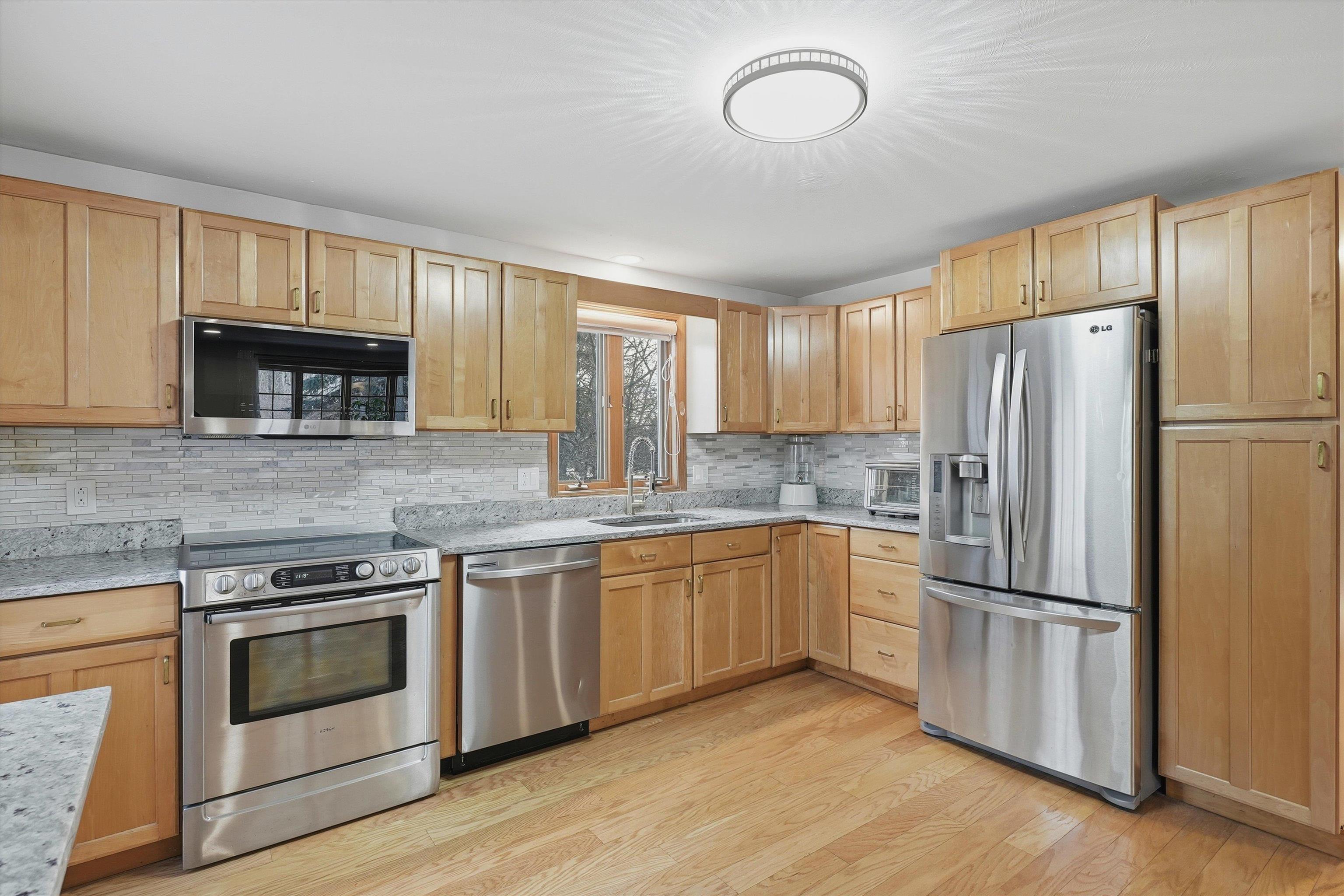 151 Highland Street Hudson, NH 03051 - Photo 2 of 42