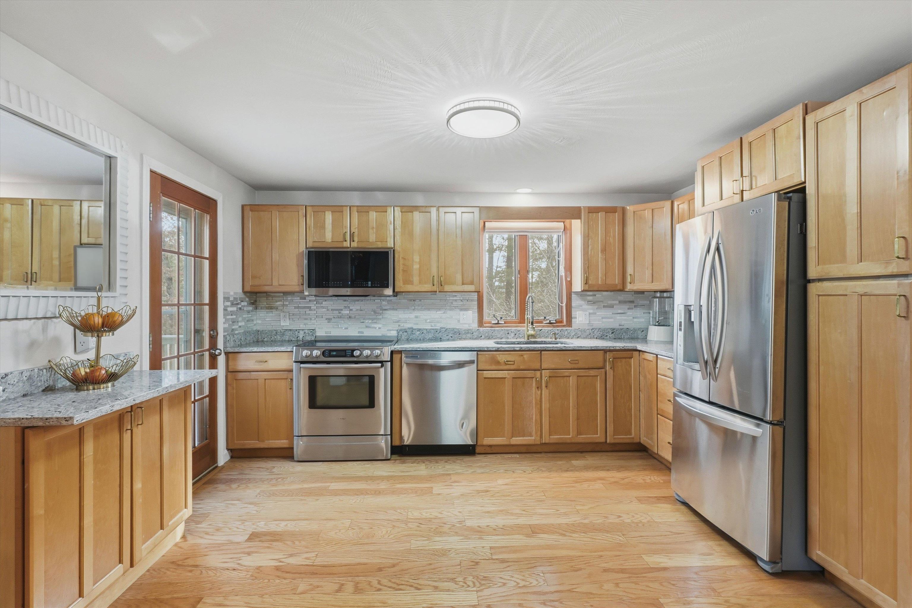 151 Highland Street Hudson, NH 03051 - Photo 3 of 42