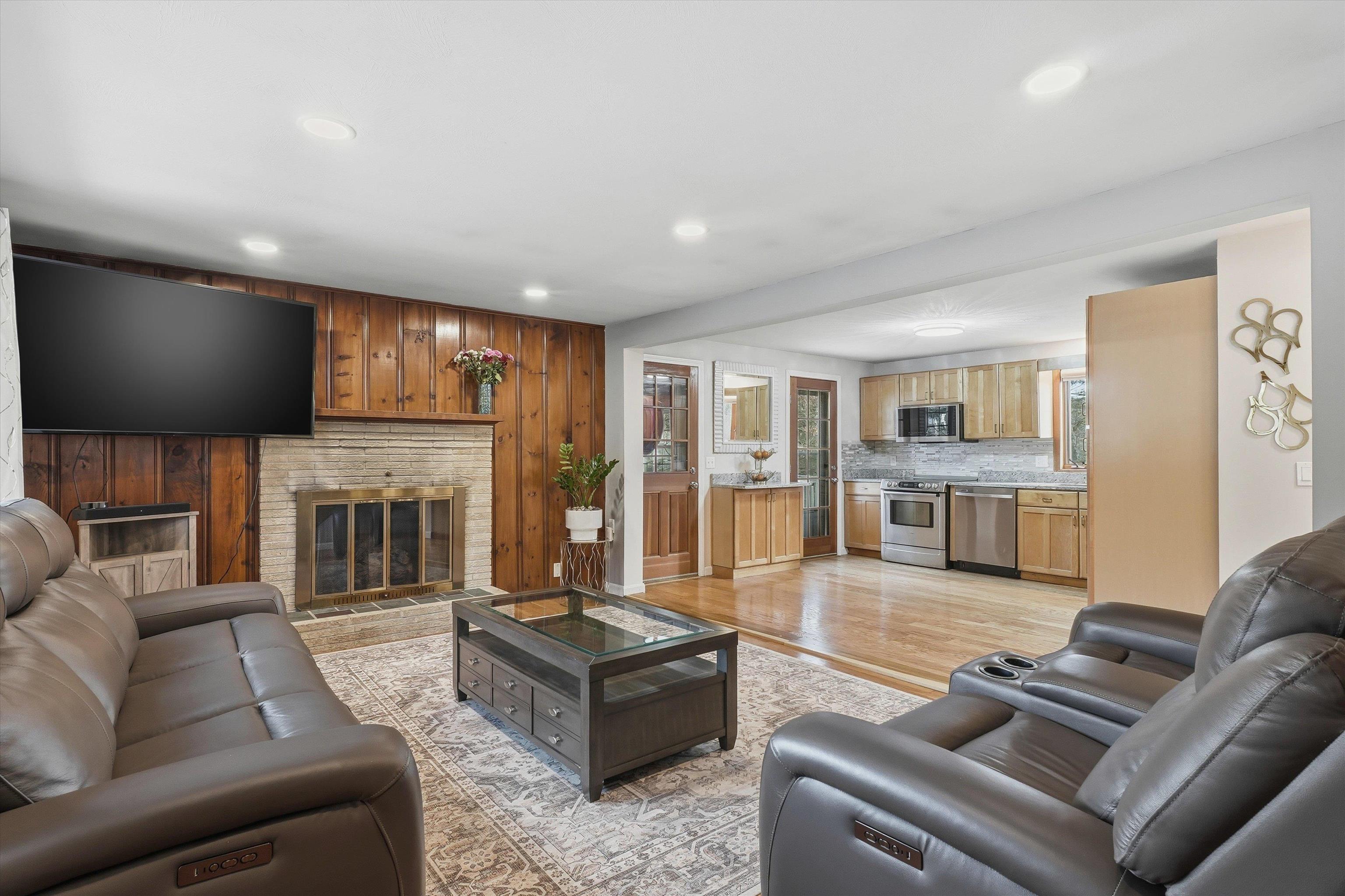 151 Highland Street Hudson, NH 03051 - Photo 6 of 42