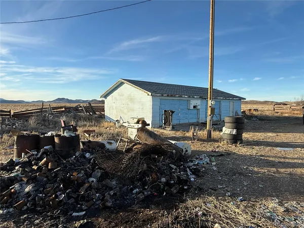 a view of a house with a outdoor space