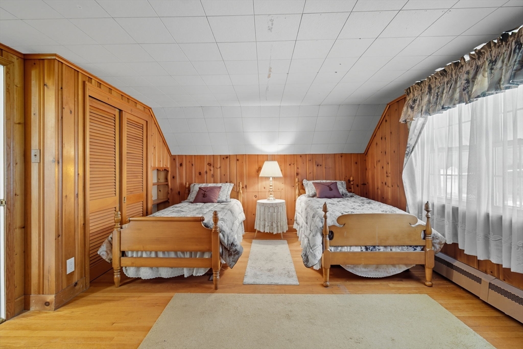 43 Greenleaf Avenue West Springfield, MA 01089 - Photo 25 of 37 a bedroom with bed and a window