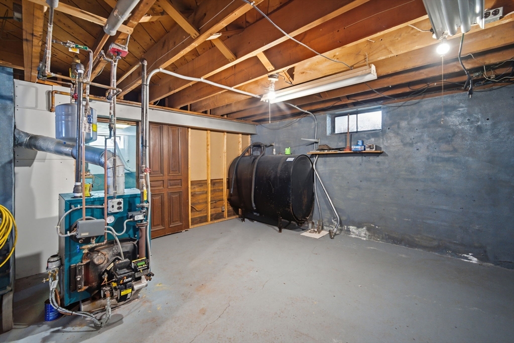 43 Greenleaf Avenue West Springfield, MA 01089 - Photo 28 of 37