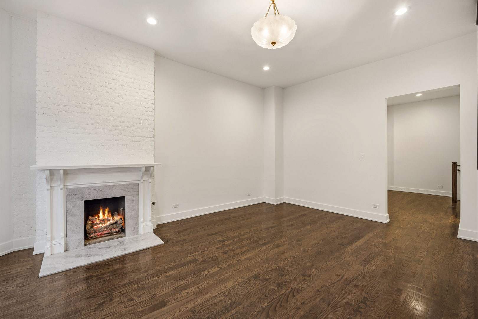 2107 North Clark Street Chicago, IL 60614 - Photo 4 of 39