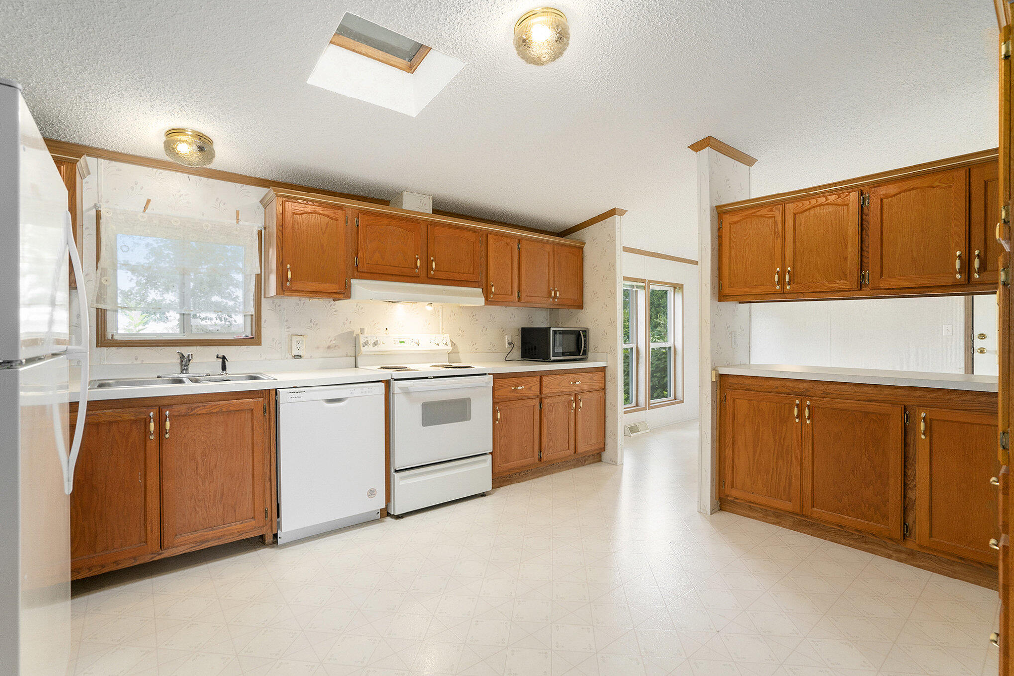 68386 Vistula Road White Pigeon, MI 49099 - Photo 7 of 18 Kitchen