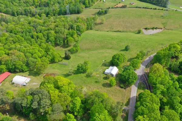 $650,000 | 3915 Oak Ridge Road, Palmyra, TN 37142