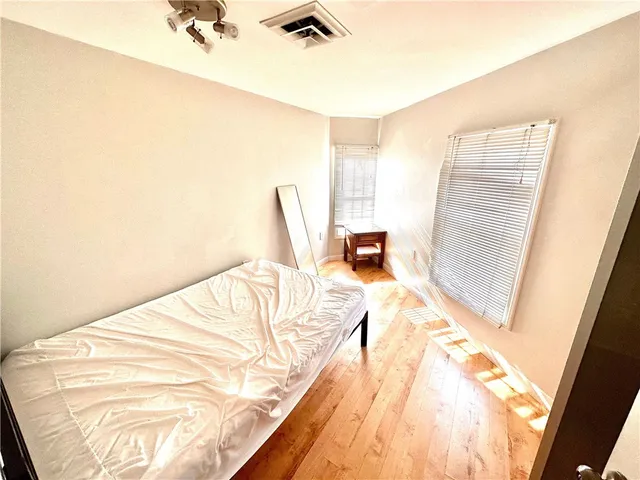 $2,250 | 42 Broadway, Newport, RI 02840