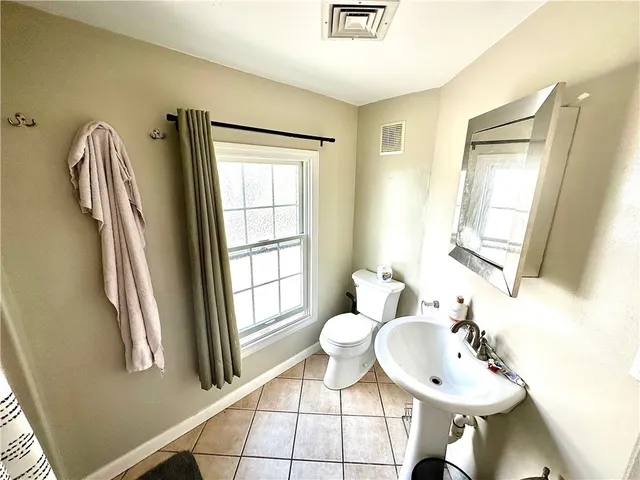 $2,250 | 42 Broadway, Newport, RI 02840