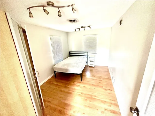 $2,250 | 42 Broadway, Newport, RI 02840