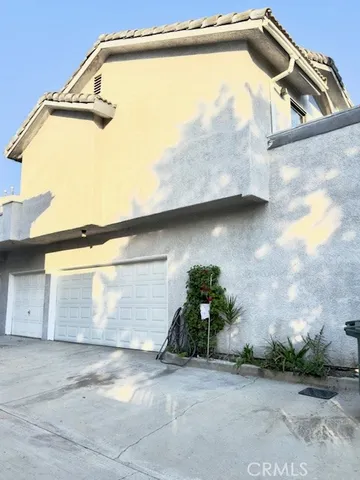 $4,800 | 11423 216th Street, Lakewood, CA 90715