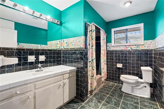 $325,000 | 518 Dolphin Place, Corpus Christi, TX 78411