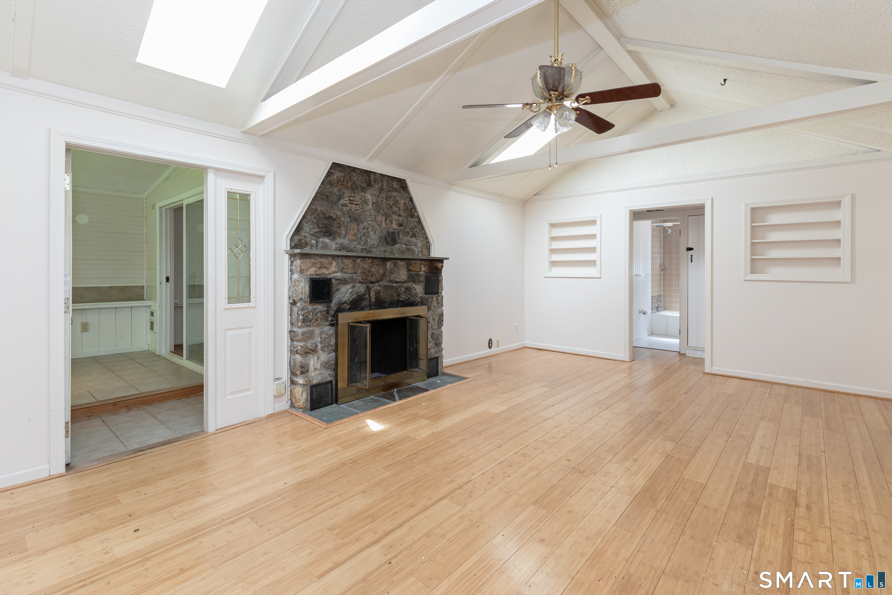 1 Boat Road Danbury, CT 06811 - Photo 13 of 33 Main living area