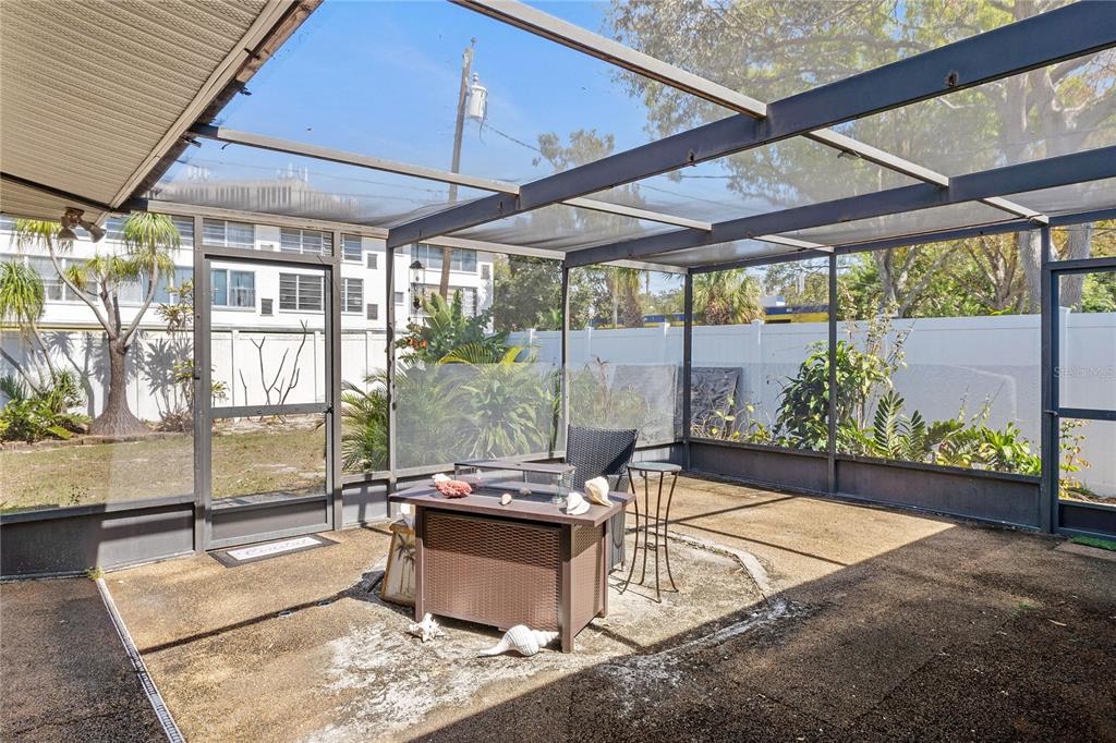 820 3rd Avenue Southwest Largo, FL 33770 - Photo 20 of 25 a living room filled with furniture