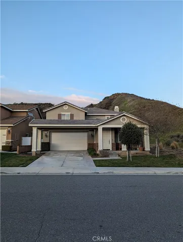 a view of house with a outdoor space