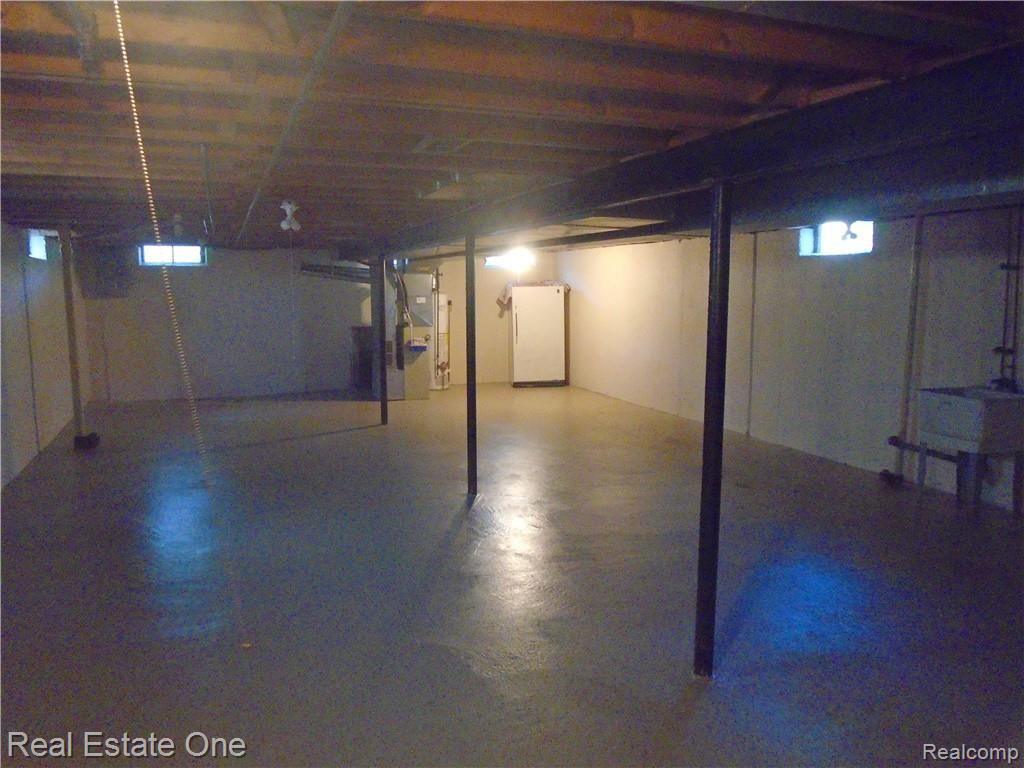 23375 Roxana Avenue Eastpointe, MI 48021 - Photo 11 of 11 DSC04256.JPG