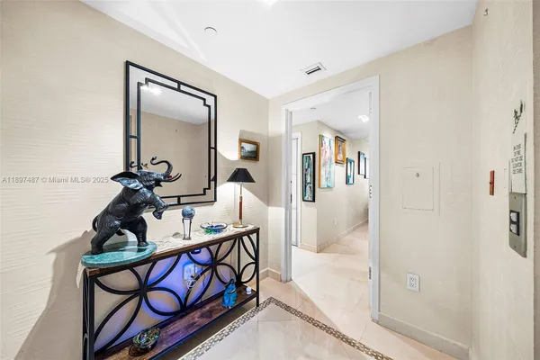 $20,000 | 1455 Ocean Drive, Unit 1003, Miami Beach, FL 33139