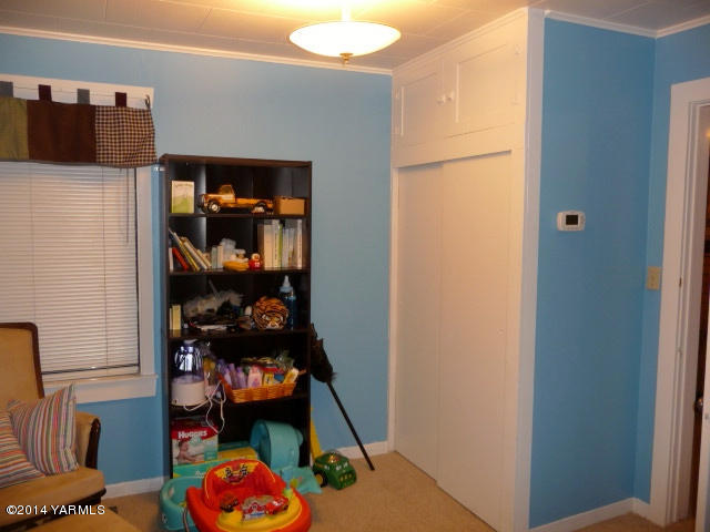 240 Elliott Road Cowiche, WA 98923 - Photo 22 of 50 a view of kids room with toys
