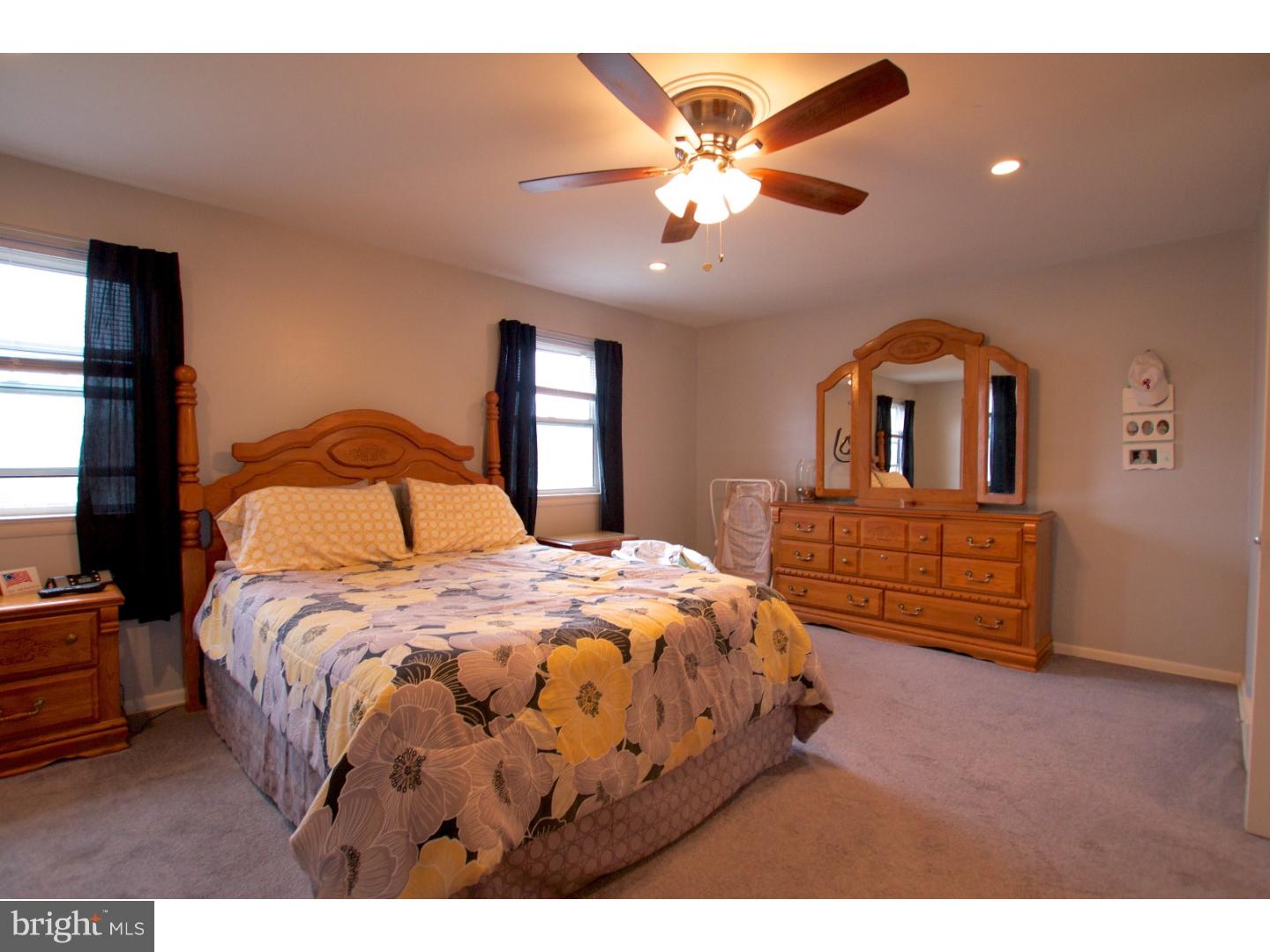 12333 Wyndom Road Philadelphia, PA 19154 - Photo 16 of 21