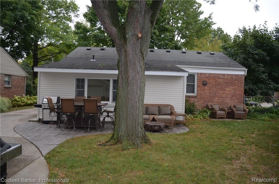 2083 Sheffield Road Birmingham, MI 48009 - Photo 20 of 20 DSC_1481.JPG