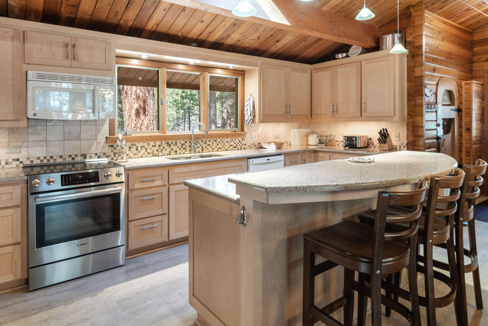 70809 Hyacinth, Unit SH23 Black Butte Ranch, OR 97759 - Photo 6 of 16 6-web-or-mls-DSC_9583