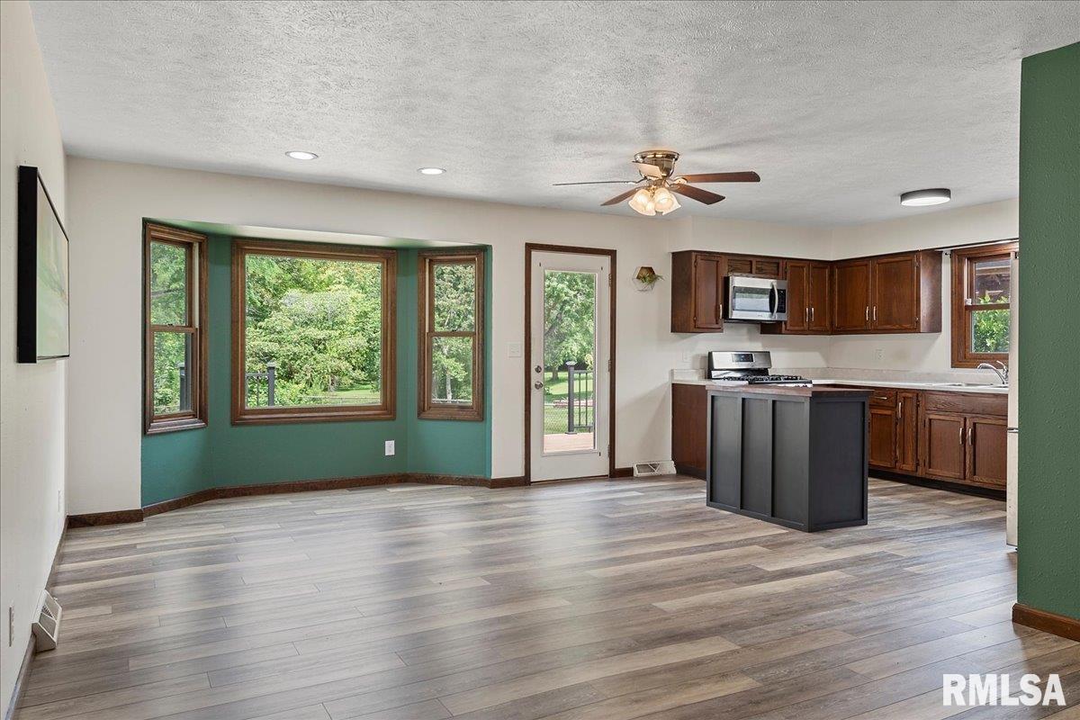 63 Camelot Drive Rochester, IL 62563 - Photo 9 of 28