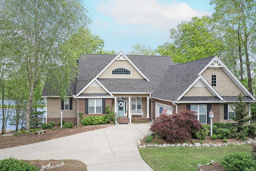 425 Terrapin Pointe Road Hodges, SC 29653 - Photo 1 of 33 Main View