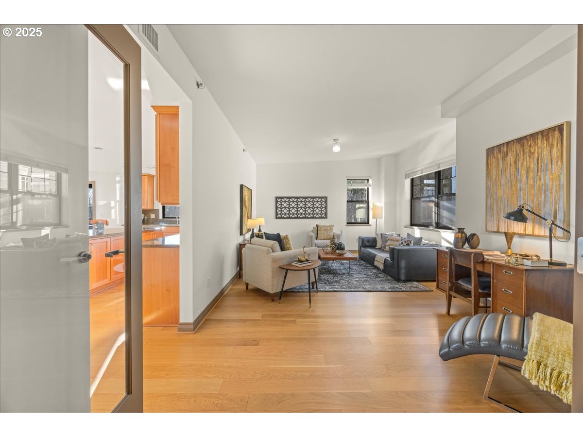 2436 Northwest Westover Road, Unit 400 Portland, OR 97210 - Photo 14 of 32 Gallery Image 14