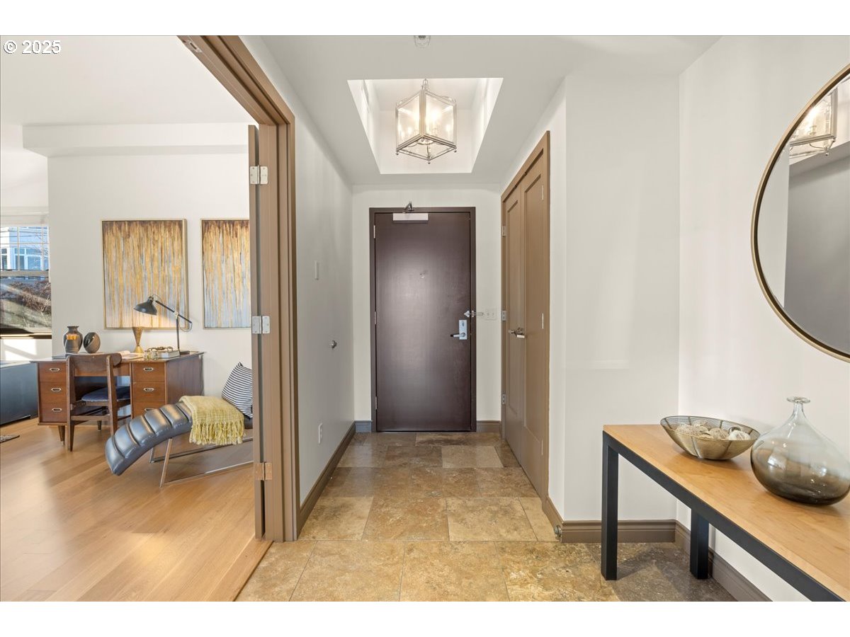2436 Northwest Westover Road, Unit 400 Portland, OR 97210 - Photo 15 of 32 Gallery Image 15