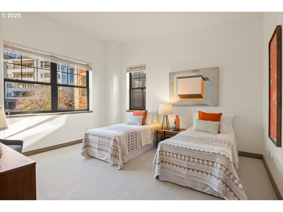 2436 Northwest Westover Road, Unit 400 Portland, OR 97210 - Photo 23 of 32 Gallery Image 23