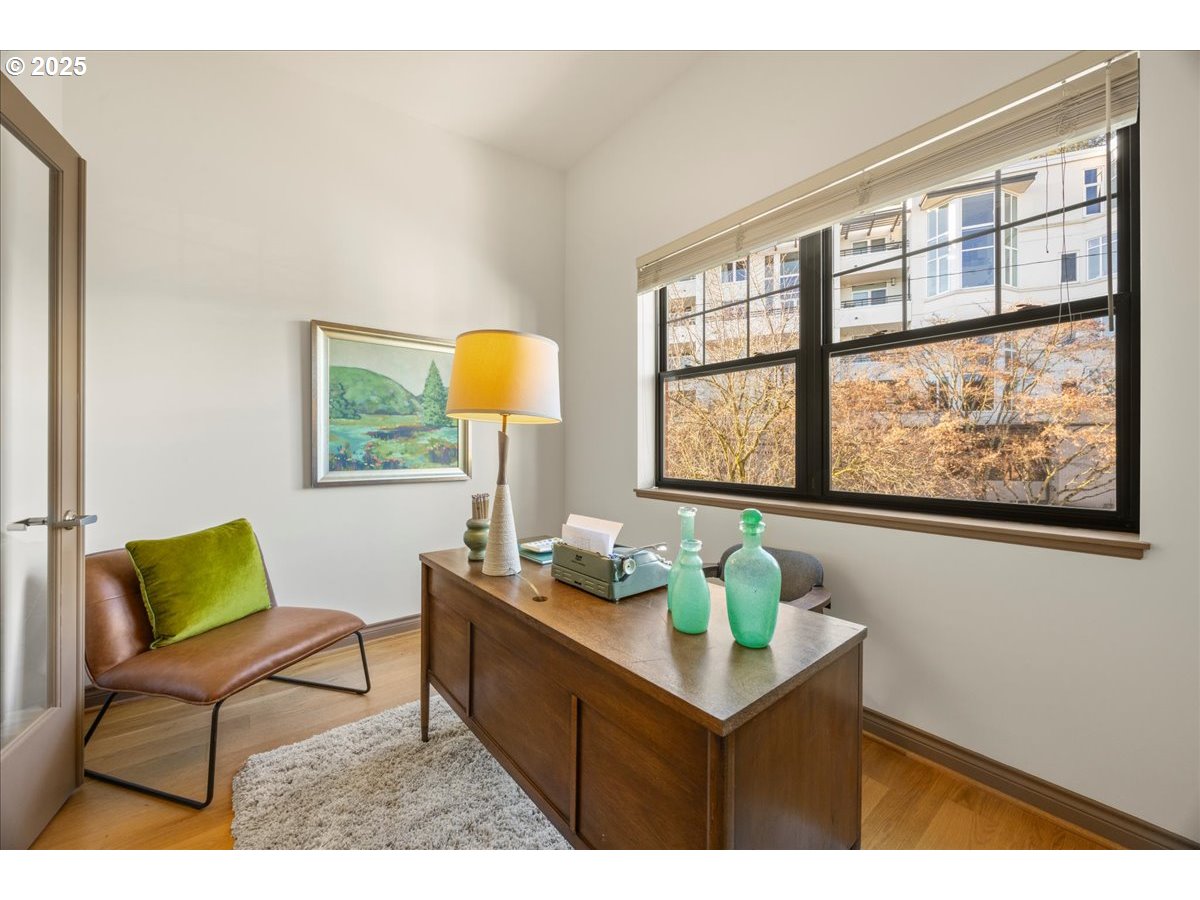 2436 Northwest Westover Road, Unit 400 Portland, OR 97210 - Photo 25 of 32 Gallery Image 25