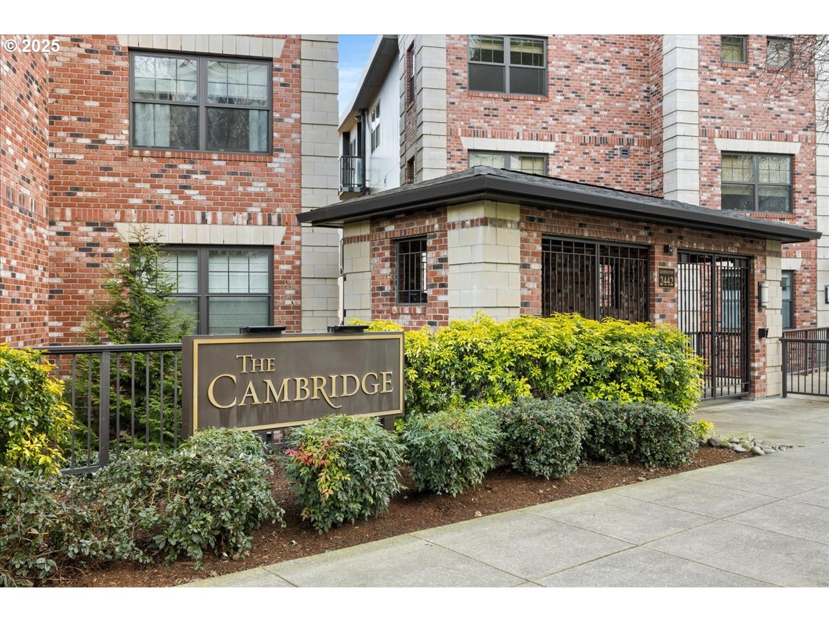 2436 Northwest Westover Road, Unit 400 Portland, OR 97210 - Photo 32 of 32 Gallery Image 32