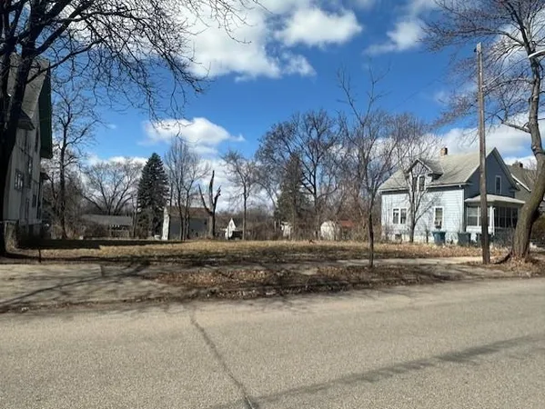$40,000 | 713 Russell Avenue North, Minneapolis, MN 55411