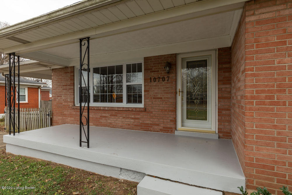 10707 Deering Road Louisville, KY 40272 - Photo 6 of 49 Deering006