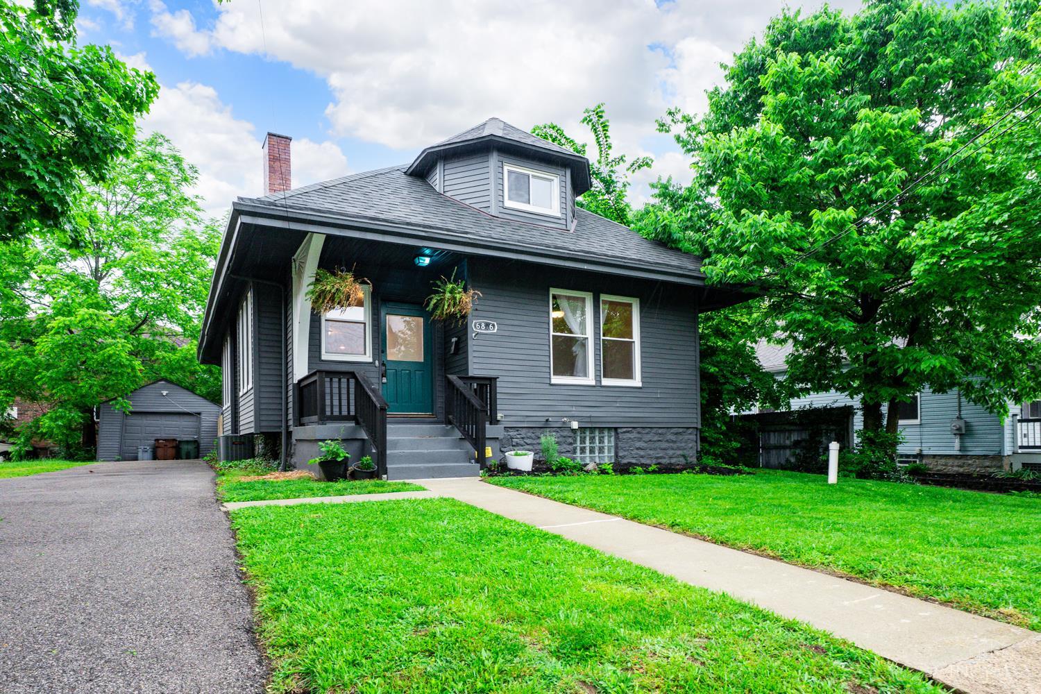 Located just steps from Silverton’s restaurants and minutes from Kenwood Towne Center, grocery stores, and major highways, this home offers the perfect mix of comfort, convenience, and charm.