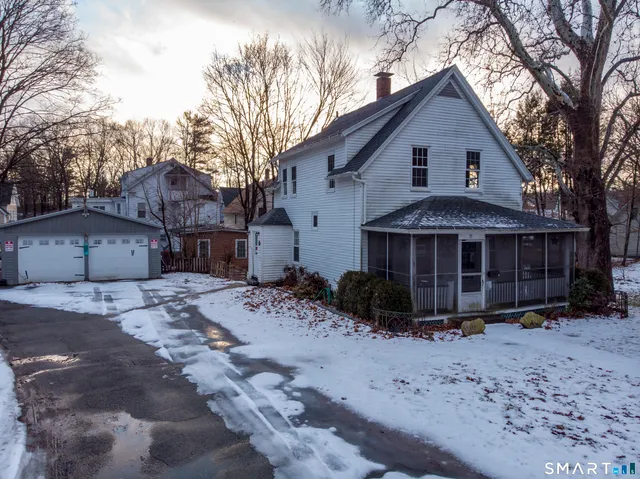 $299,000 | 33 Chapman Street, Putnam, CT 06260