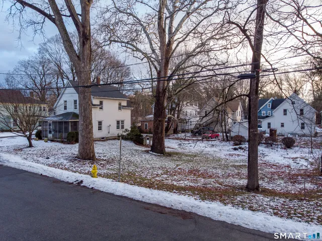 $299,000 | 33 Chapman Street, Putnam, CT 06260